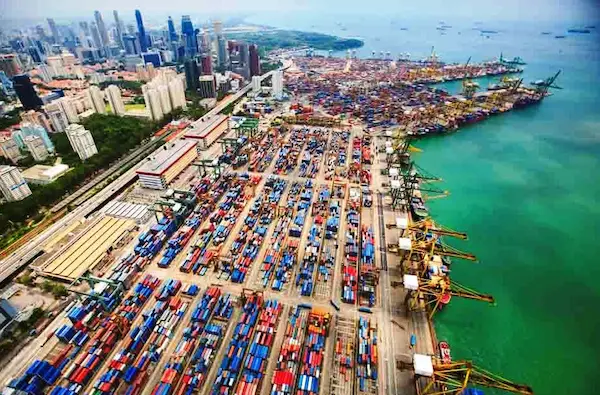 2. Puerto de Singapur como hub logístico estratégico en asia