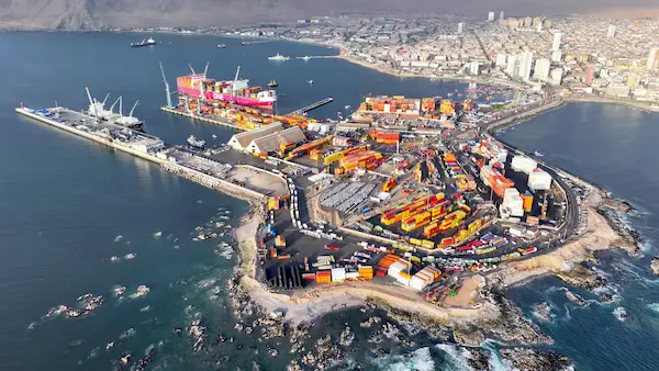 3. Puerto de Iquique (Chile)