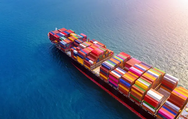 Representación de líneas navieras con respaldo oficial